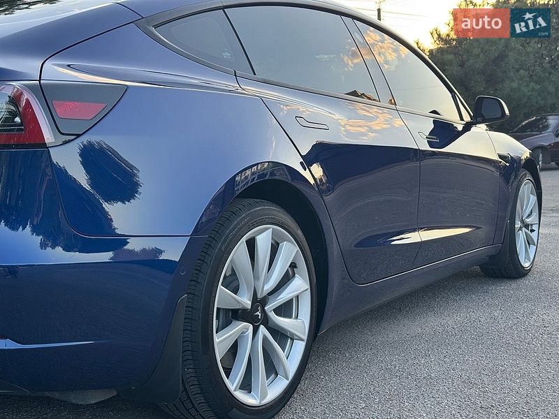 Седан Tesla Model 3 2022 в Кропивницькому