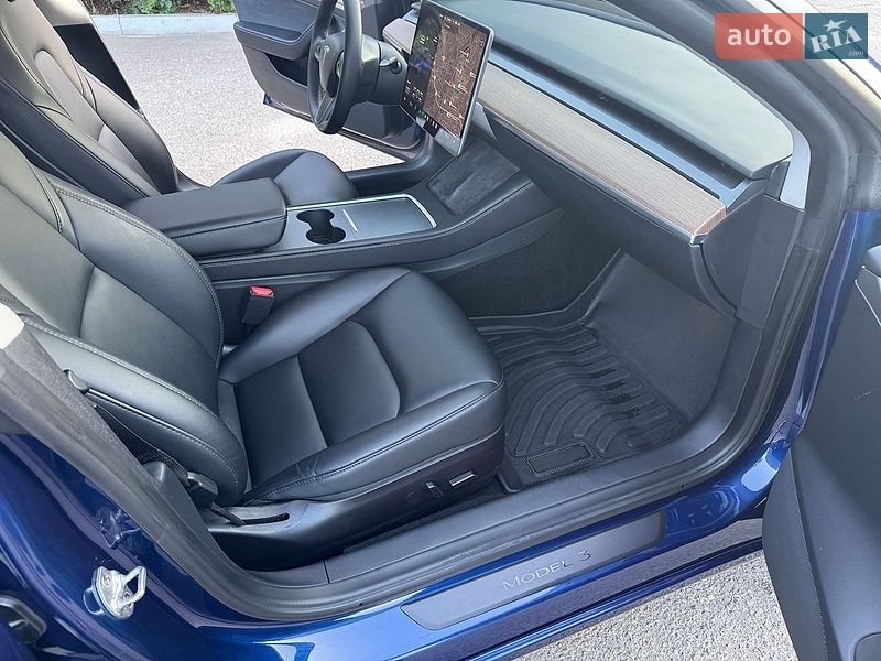 Седан Tesla Model 3 2022 в Кропивницькому