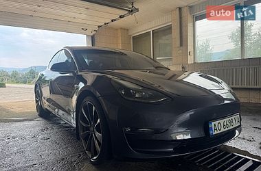Седан Tesla Model 3 2020 в Сваляве