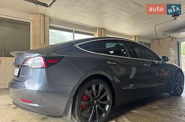 Седан Tesla Model 3 2020 в Сваляве