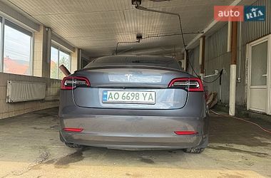 Седан Tesla Model 3 2020 в Сваляве