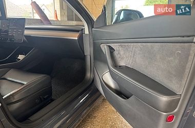 Седан Tesla Model 3 2020 в Сваляве