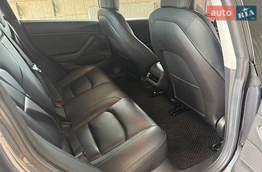 Седан Tesla Model 3 2020 в Сваляве
