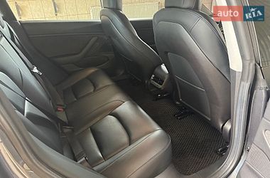 Седан Tesla Model 3 2020 в Сваляве