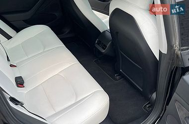 Седан Tesla Model 3 2023 в Луцке