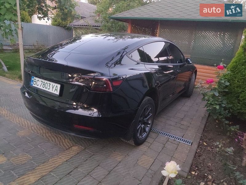 Седан Tesla Model 3 2018 в Трускавце