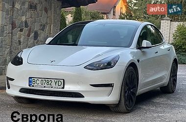 Седан Tesla Model 3 2021 в Львові