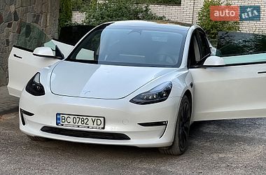 Седан Tesla Model 3 2021 в Львові