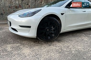 Седан Tesla Model 3 2021 в Львові