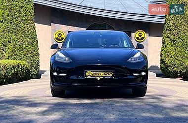 Седан Tesla Model 3 2018 в Львове