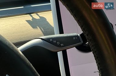 Седан Tesla Model 3 2018 в Львове