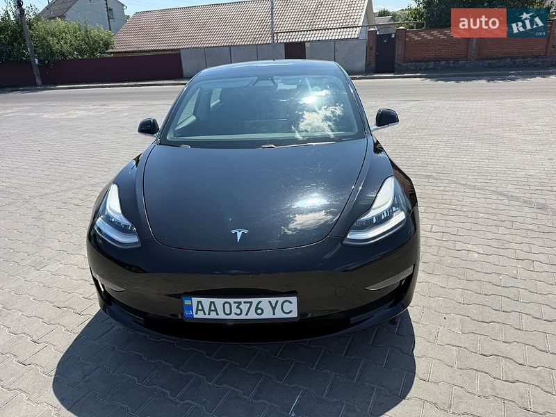 Tesla Model 3 2019