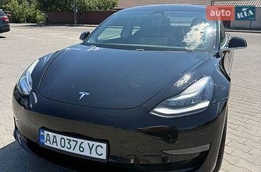 Седан Tesla Model 3 2019 в Киеве