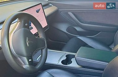 Седан Tesla Model 3 2021 в Томаковке