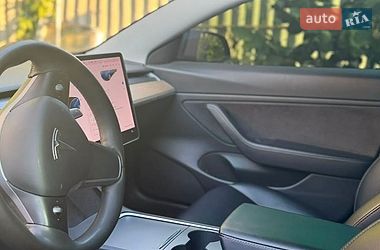 Седан Tesla Model 3 2021 в Томаковке