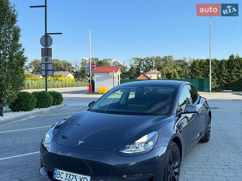 Tesla Model 3 2022