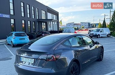 Седан Tesla Model 3 2022 в Львове
