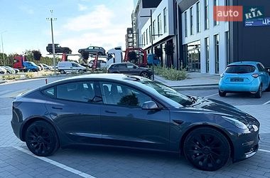 Седан Tesla Model 3 2022 в Львове