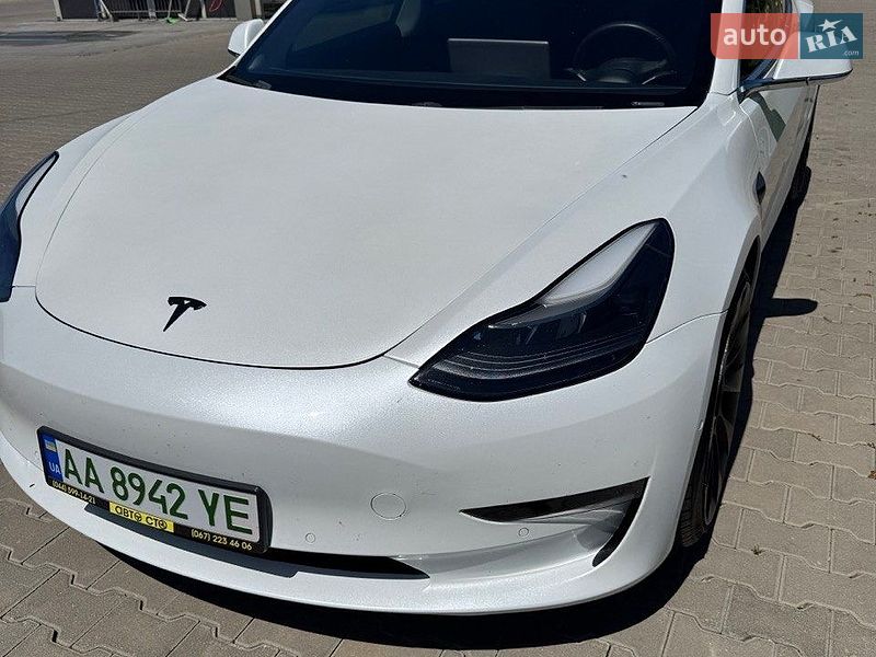 Седан Tesla Model 3 2020 в Киеве