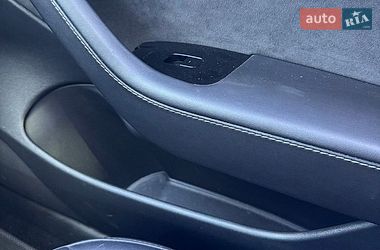 Седан Tesla Model 3 2020 в Киеве