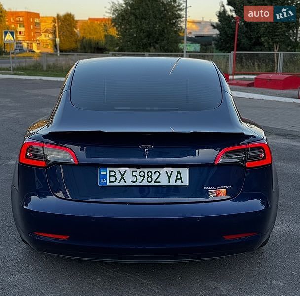 Седан Tesla Model 3 2022 в Вінниці