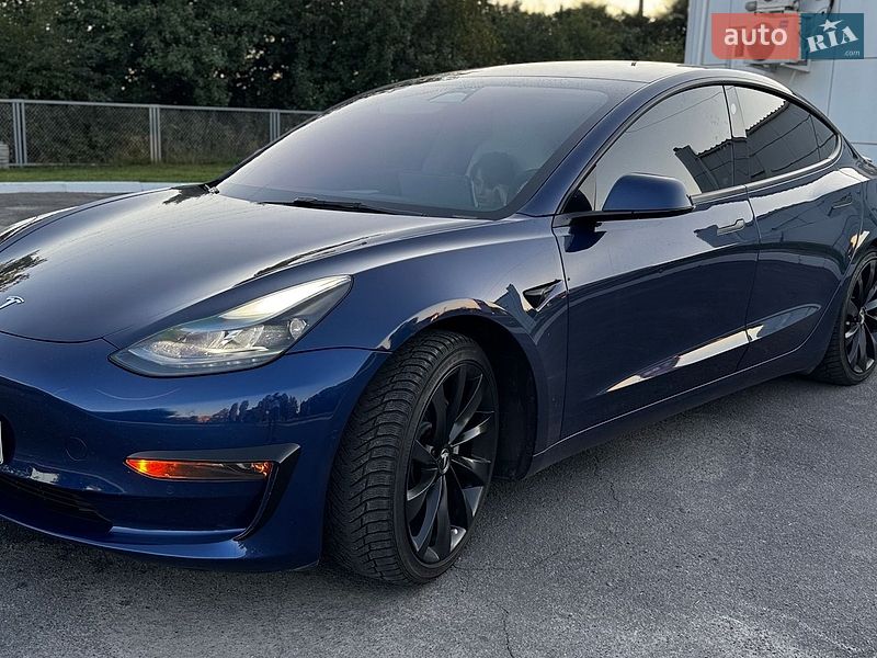 Седан Tesla Model 3 2022 в Вінниці
