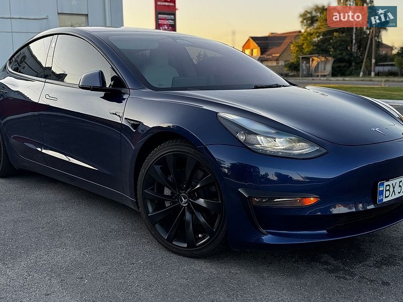 Седан Tesla Model 3 2022 в Вінниці