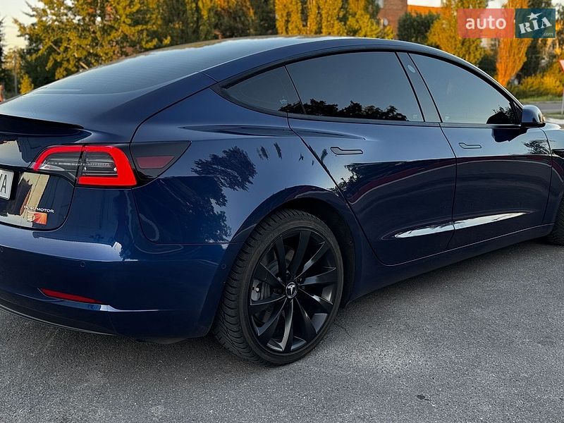 Седан Tesla Model 3 2022 в Вінниці