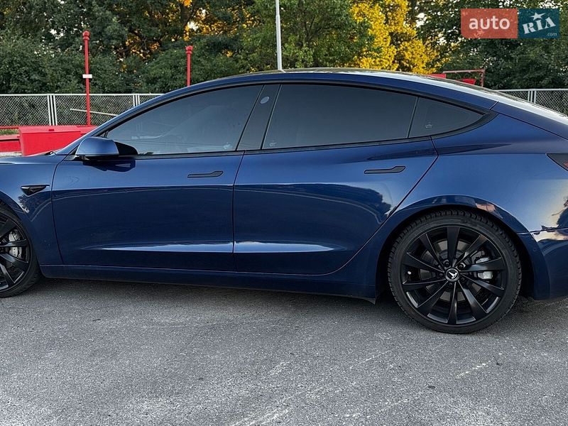 Седан Tesla Model 3 2022 в Вінниці