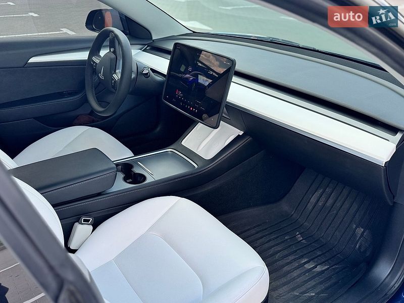 Седан Tesla Model 3 2022 в Вінниці
