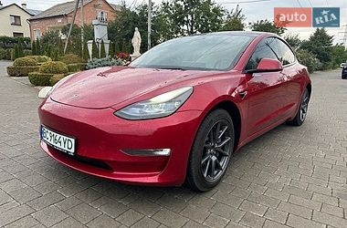 Седан Tesla Model 3 2022 в Львове