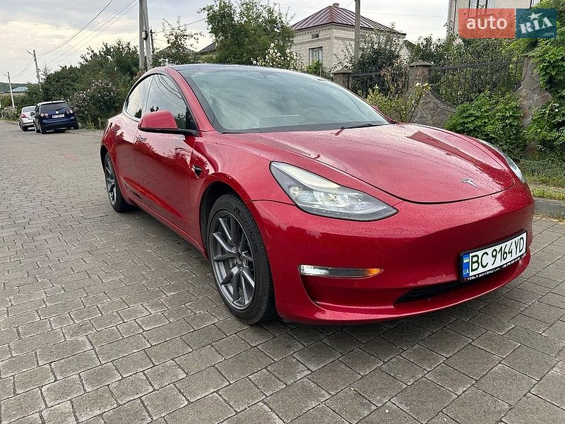 Седан Tesla Model 3 2022 в Львові