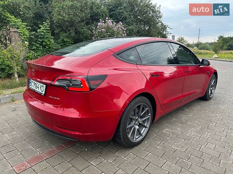 Седан Tesla Model 3 2022 в Львові