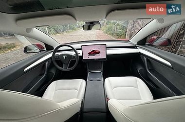 Седан Tesla Model 3 2022 в Львове