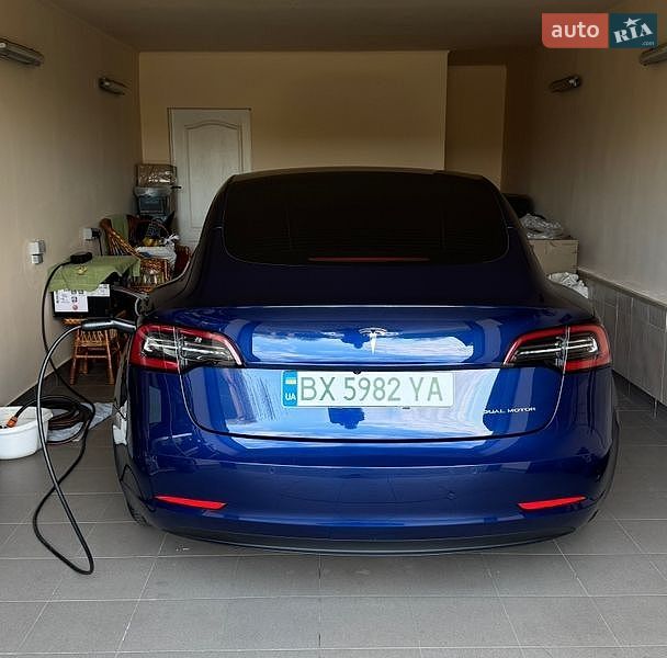 Седан Tesla Model 3 2022 в Вінниці