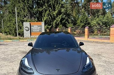 Седан Tesla Model 3 2022 в Сарнах