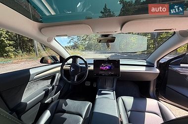 Седан Tesla Model 3 2022 в Сарнах