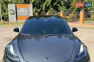 Седан Tesla Model 3 2022 в Сарнах