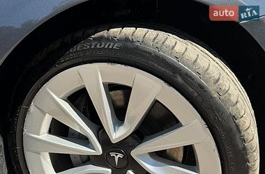 Седан Tesla Model 3 2022 в Сарнах