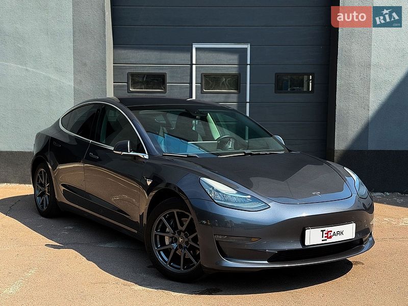 Седан Tesla Model 3 2018 в Києві фото Седан Tesla Model 3 2018 в Києві