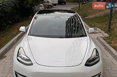 Седан Tesla Model 3 2020 в Львові