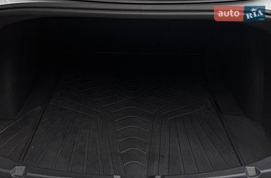 Седан Tesla Model 3 2020 в Львові