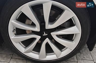 Седан Tesla Model 3 2020 в Львові