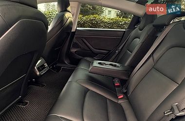 Седан Tesla Model 3 2020 в Львові