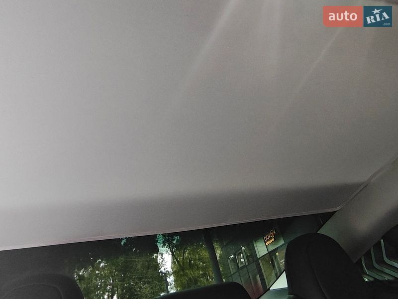 Седан Tesla Model 3 2020 в Львові