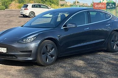 Седан Tesla Model 3 2019 в Рівному