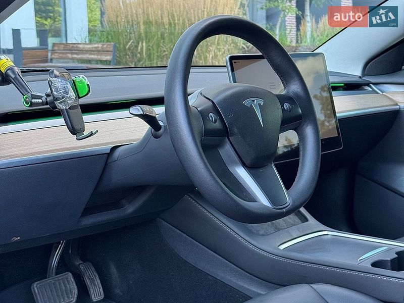 Седан Tesla Model 3 2022 в Киеве