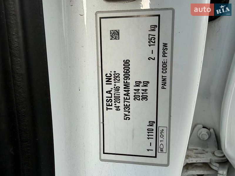 Седан Tesla Model 3 2021 в Львові