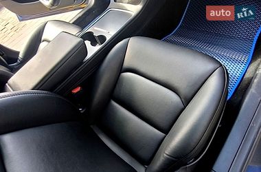 Седан Tesla Model 3 2022 в Івано-Франківську
