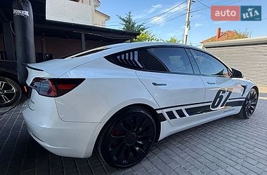 Седан Tesla Model 3 2023 в Одессе